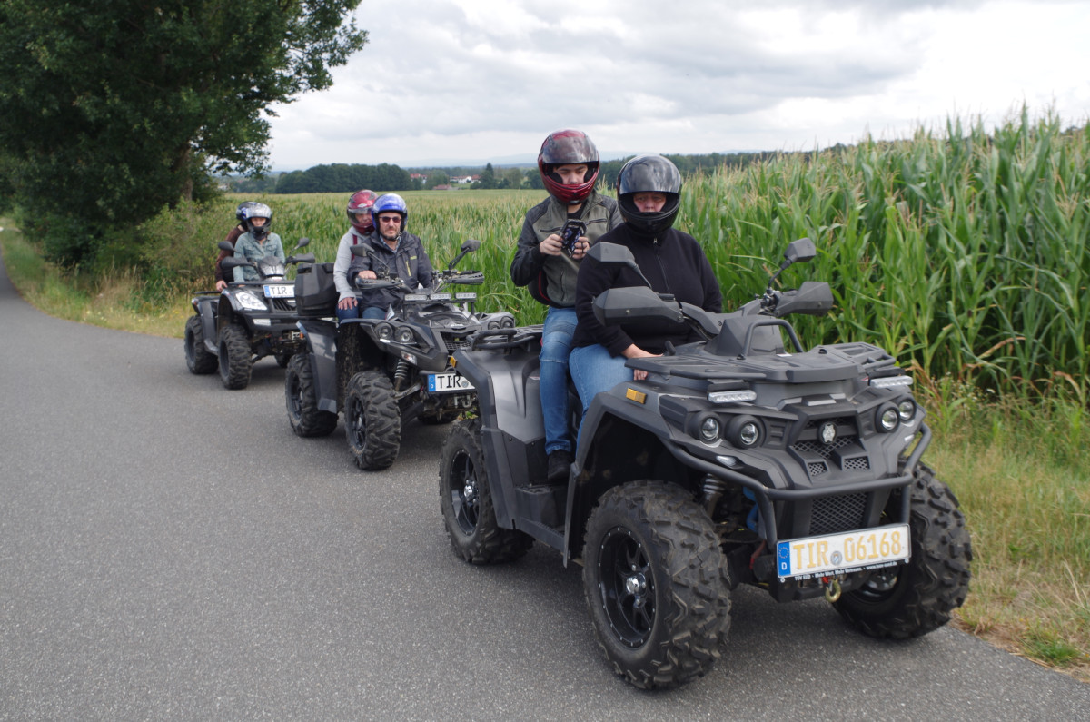 Familienausflug auf dem Quad