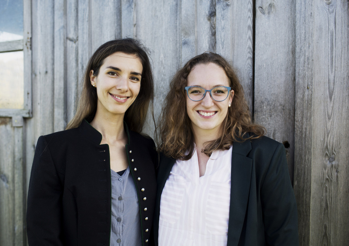 Projektmanagerinnen Amira Zaghdoudi und Annalena Brams