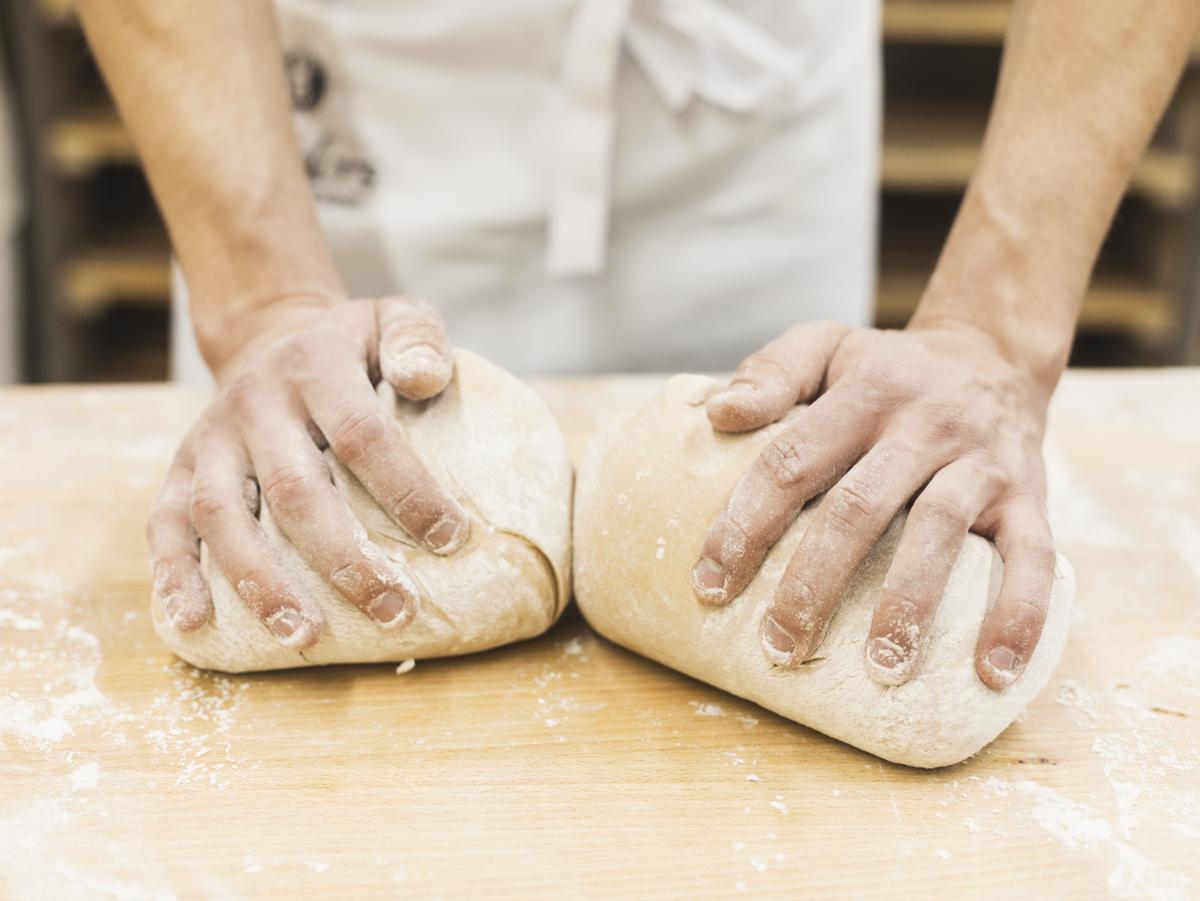 Bio-Backwerk bedeutet Verzicht auf chemische Backhilfen und Handarbeit! - Bio-Bäckerei Köhlers, stadt.land.wü., Würzburg