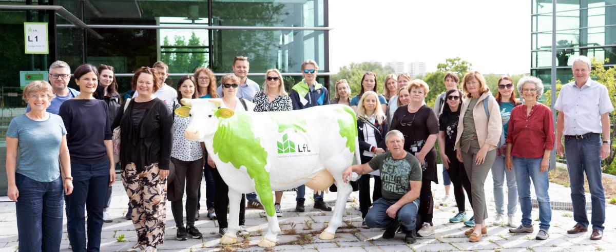 Die slowenische Delegation wurde in Freising von LfL-Vizepräsidentin Dr. Annette Freibauer begrüßt .