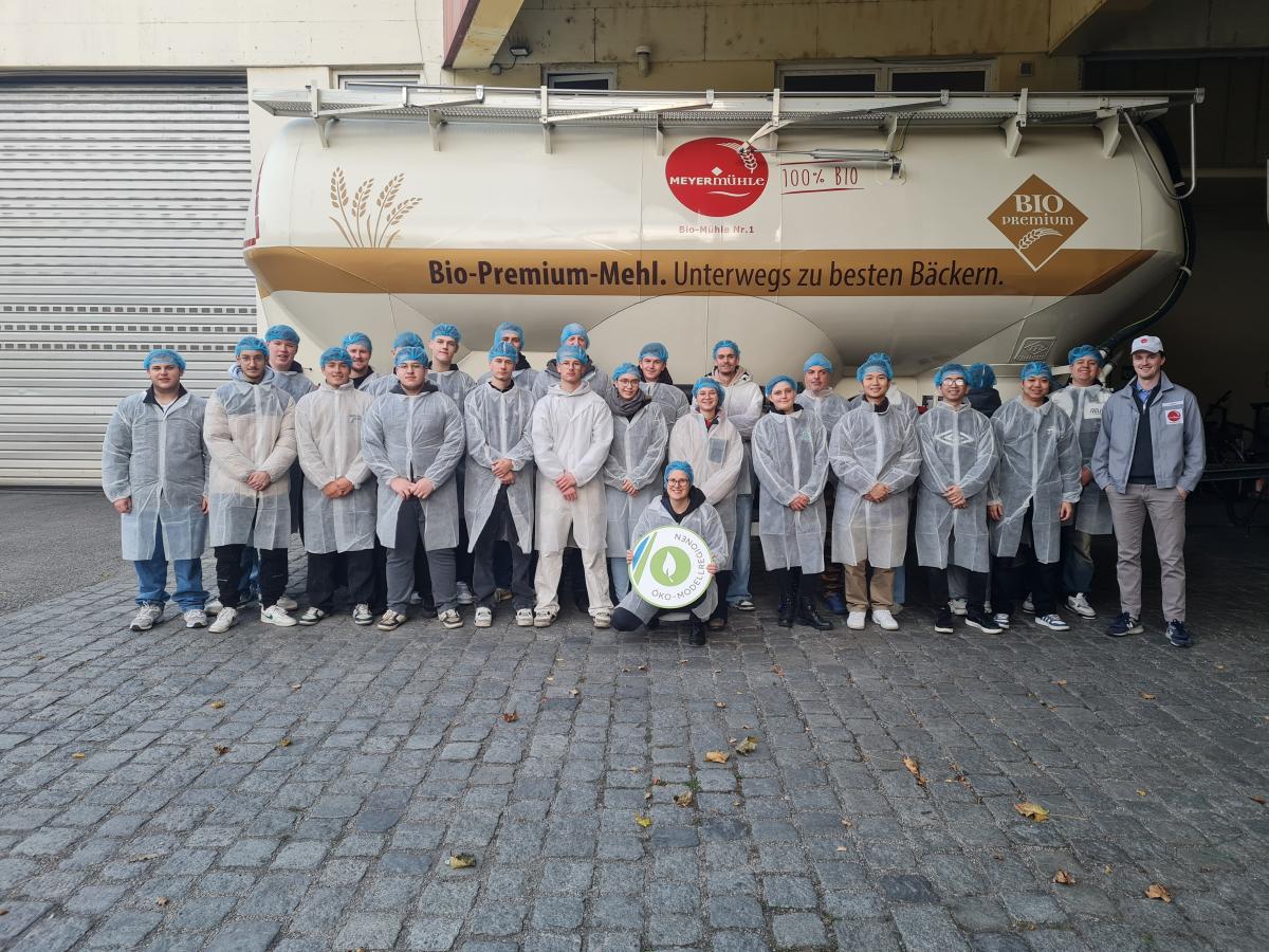 Angehende Köche der BS1 Landshut bei der Meyermühle