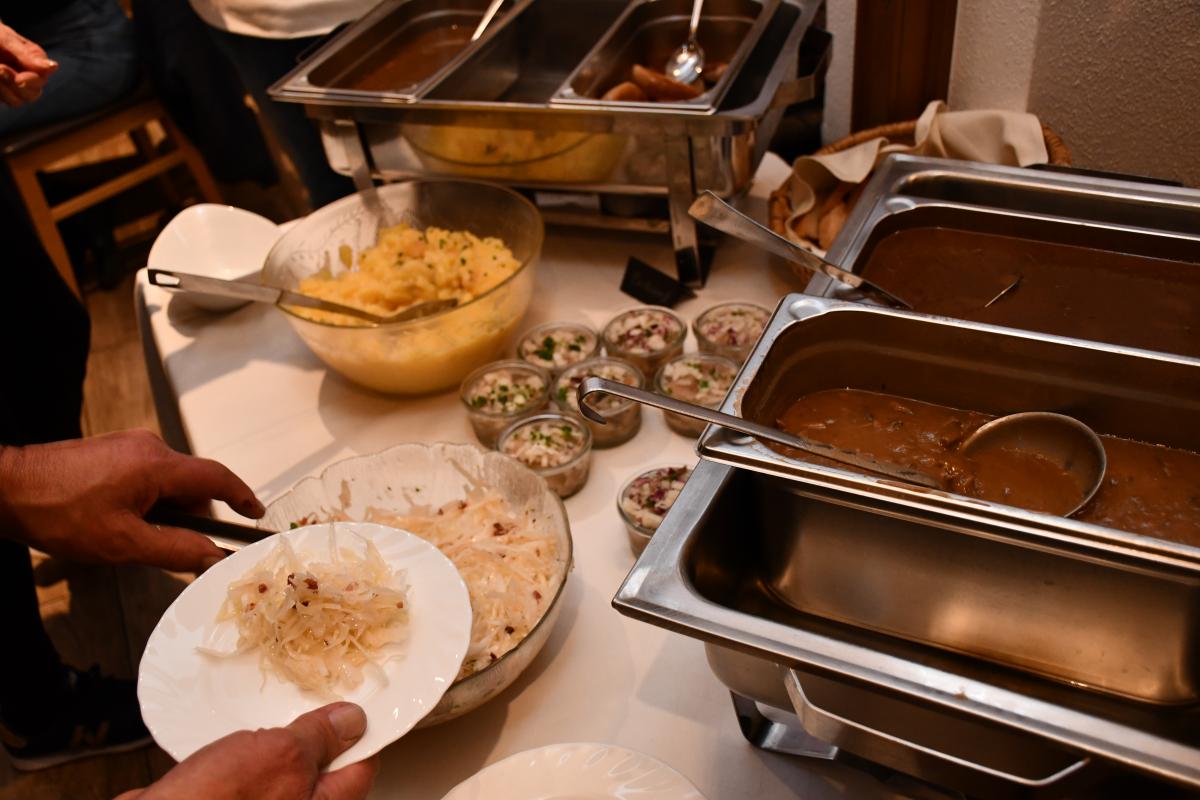 Es ist angerichtet beim Sautanz