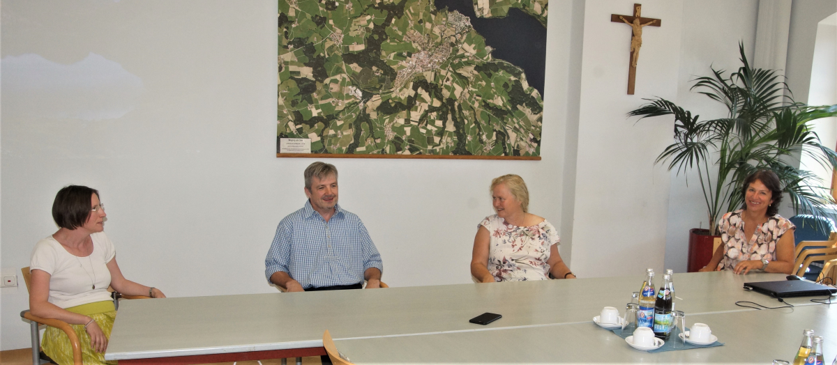Die Projekte der Ökomodellregion Waginger See-Rupertiwinkel waren Thema eines Gesprächs, zu dem die Grünen-Abgeordnete Gisela Sengl (von rechts) eingeladen hatte.