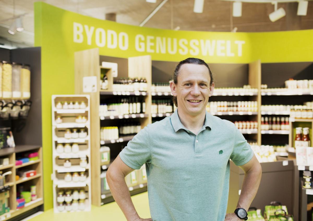 Marcus Hofer (Betriebsleiter) im Feinsinn Bioladen