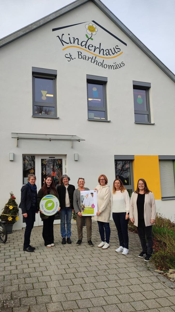 BioRegio Coaching im Kindergarten Greßthal (Beate Laumeyer (AELF), Marina Pleyer (ÖMR), Silvia Popp (KiGa Erlöserschwestern), Manuela Mützel (KiGa Greßthal), Katja Maschmeyer (KiGa Greßthal), Melanie Hofmann (Elternbeirat), Isabell Thein (Trägerschaft)