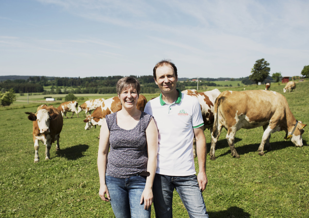 Dorothee und Hans Englschallinger bewirtschaften ihren landwitschaftlichen Betrieb ökologisch.