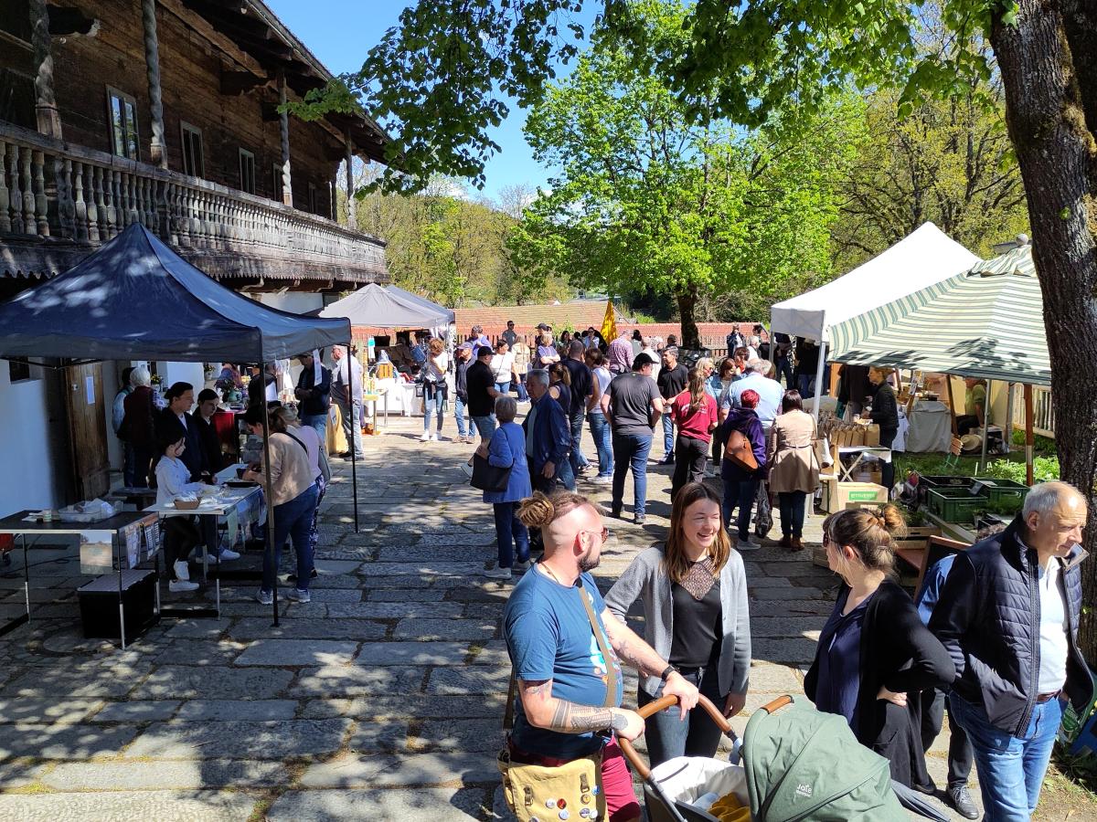 Regionalmarkt "Von uns - für uns"