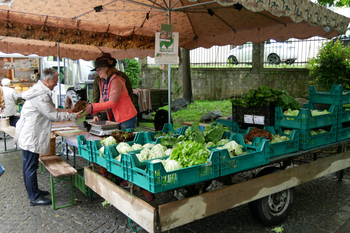 Stand am Wochenmarkt