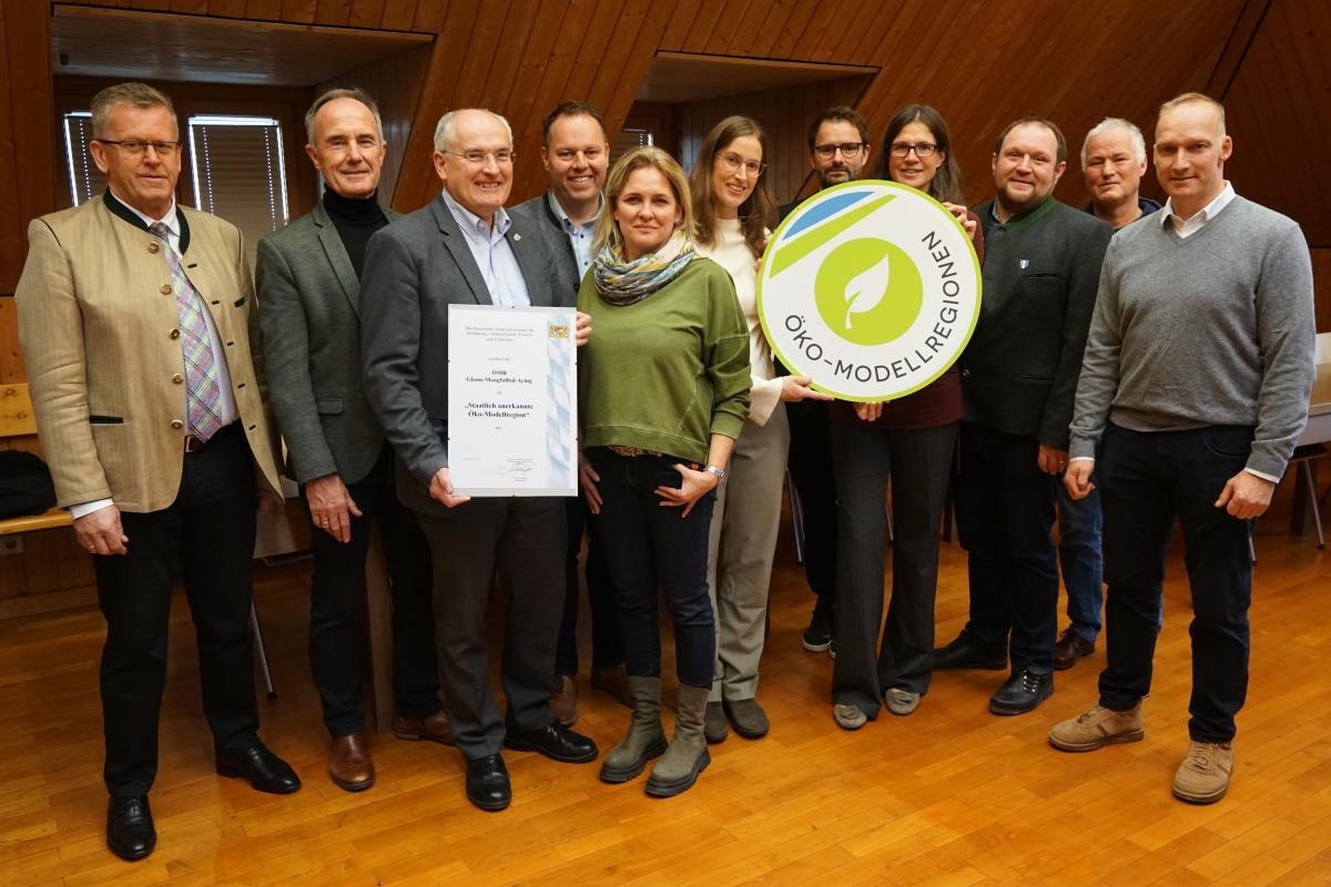 BürgermeisterInnen und Öko-Modellregion-ManagerInnen freuen sich über Förderzusage