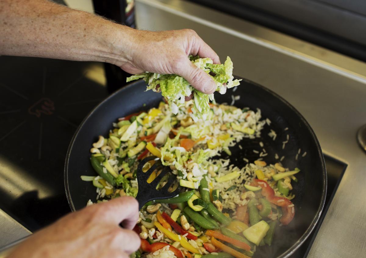 Pfanne mit buntem Gemüse