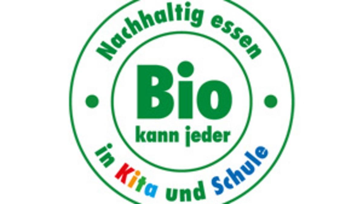 Logo grüner Kreis mit "Bio kann jeder - Nachhaltig essen in Kita und Schule" Aufschrift