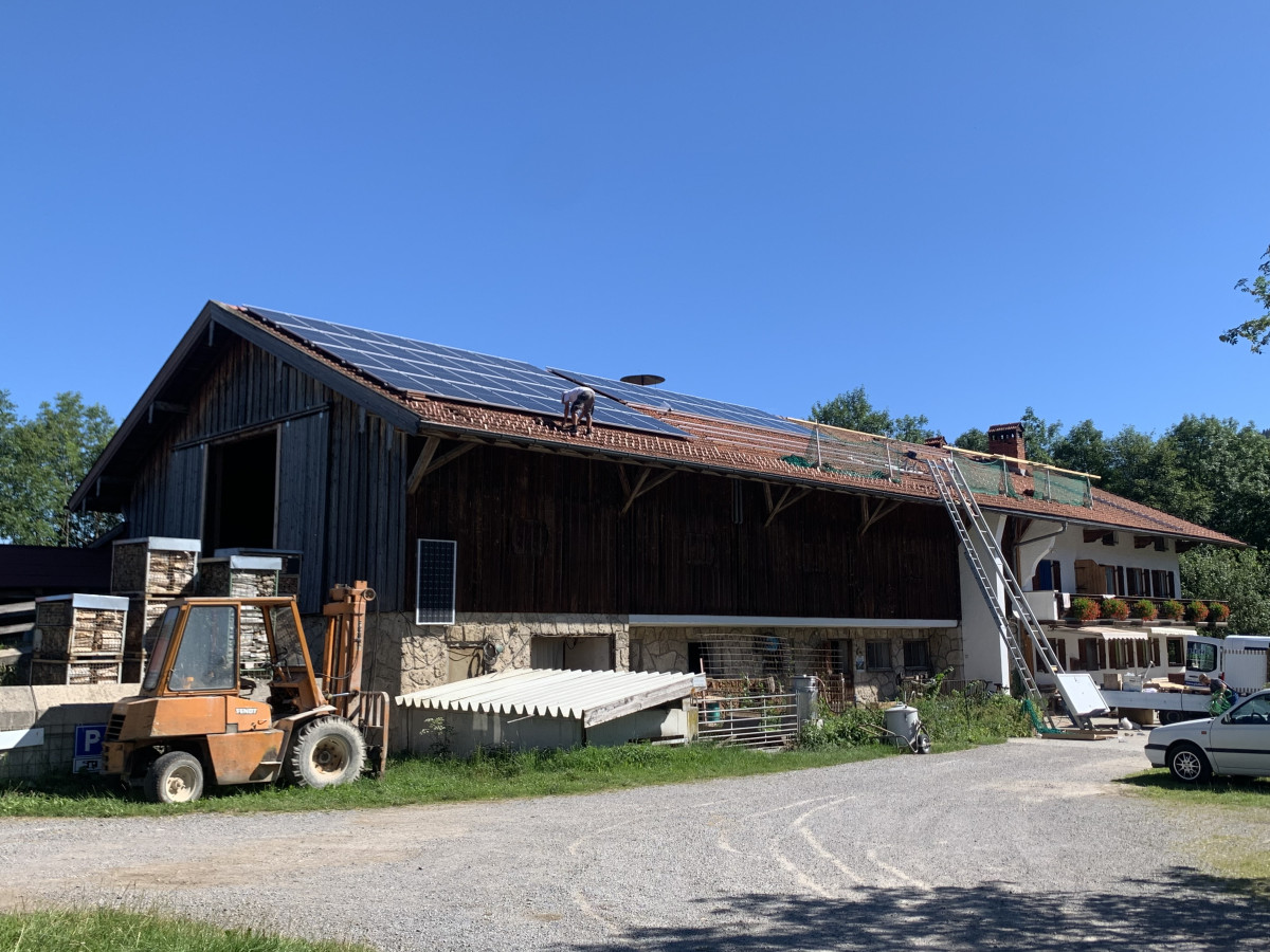 Bauernhof mit PV-Anlage