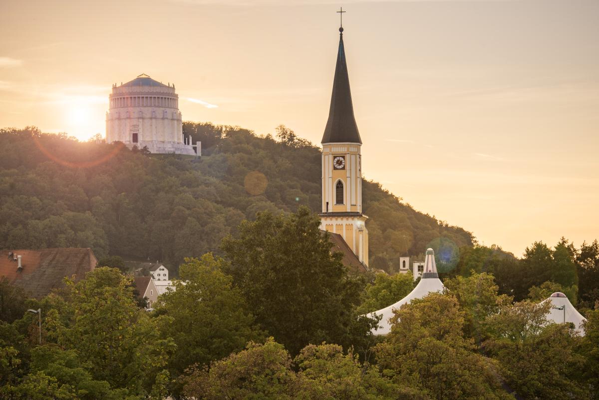 Befreiungshalle und Kirchturm