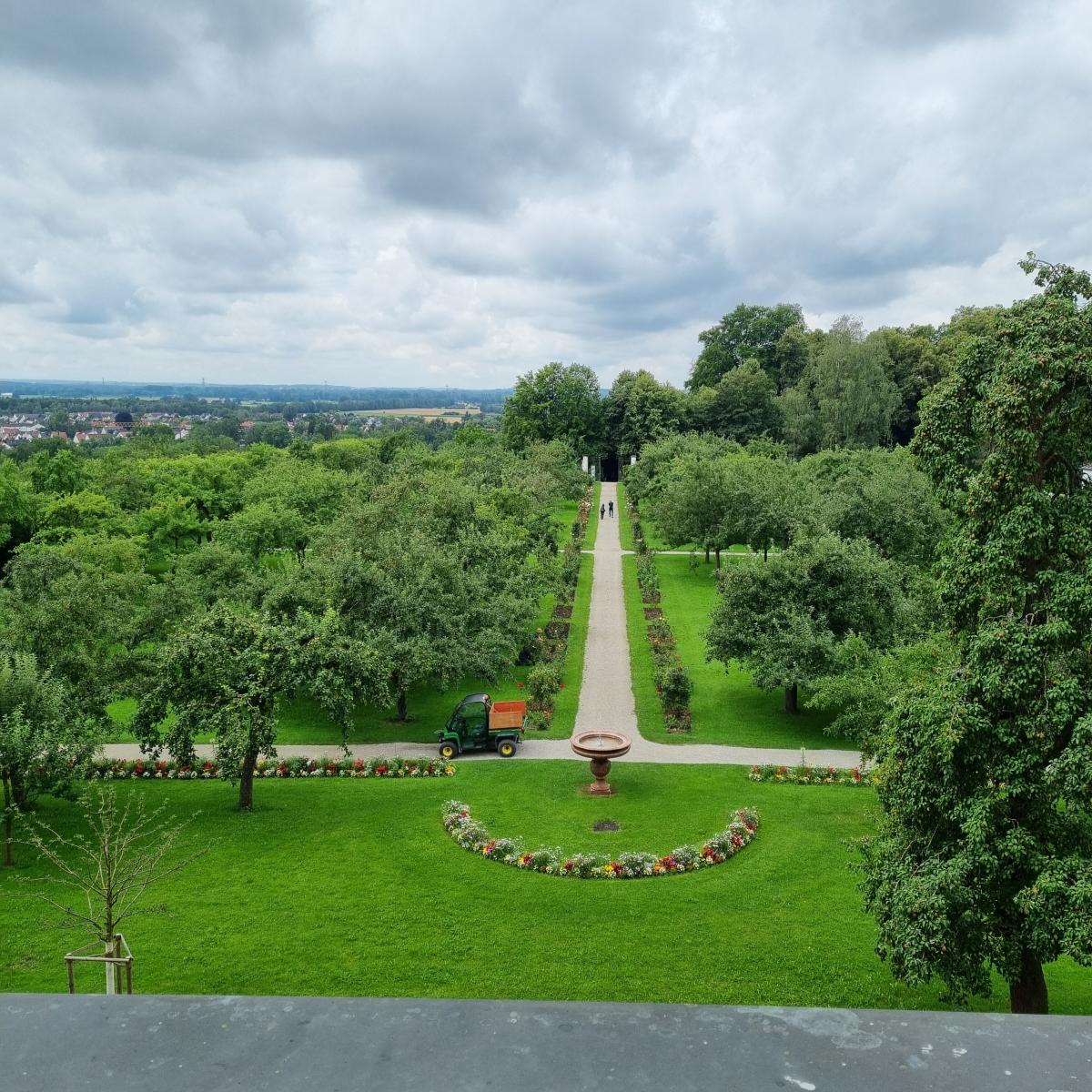 Blick auf den Schloßgarten in Dachau