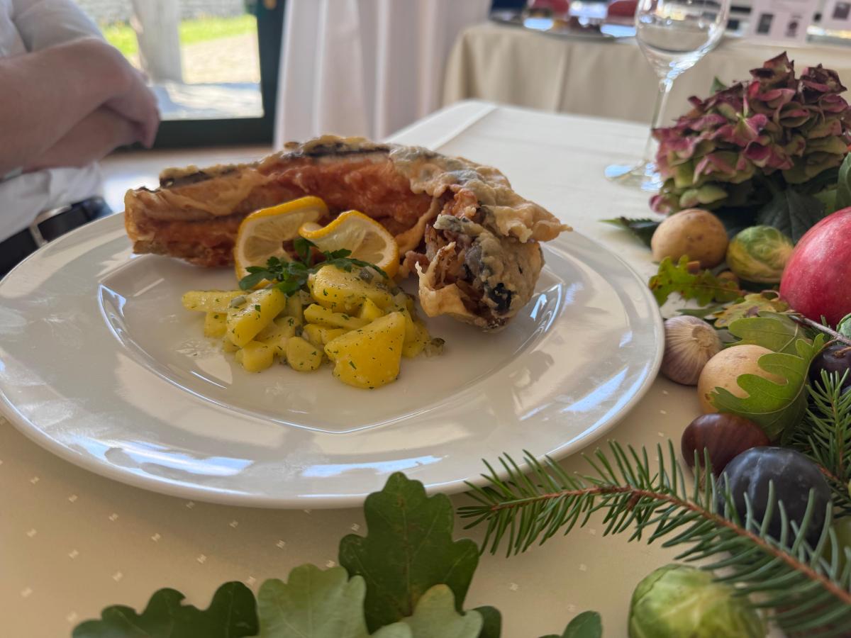 Gebackenes Forellenfilet mit Kartoffelsalat