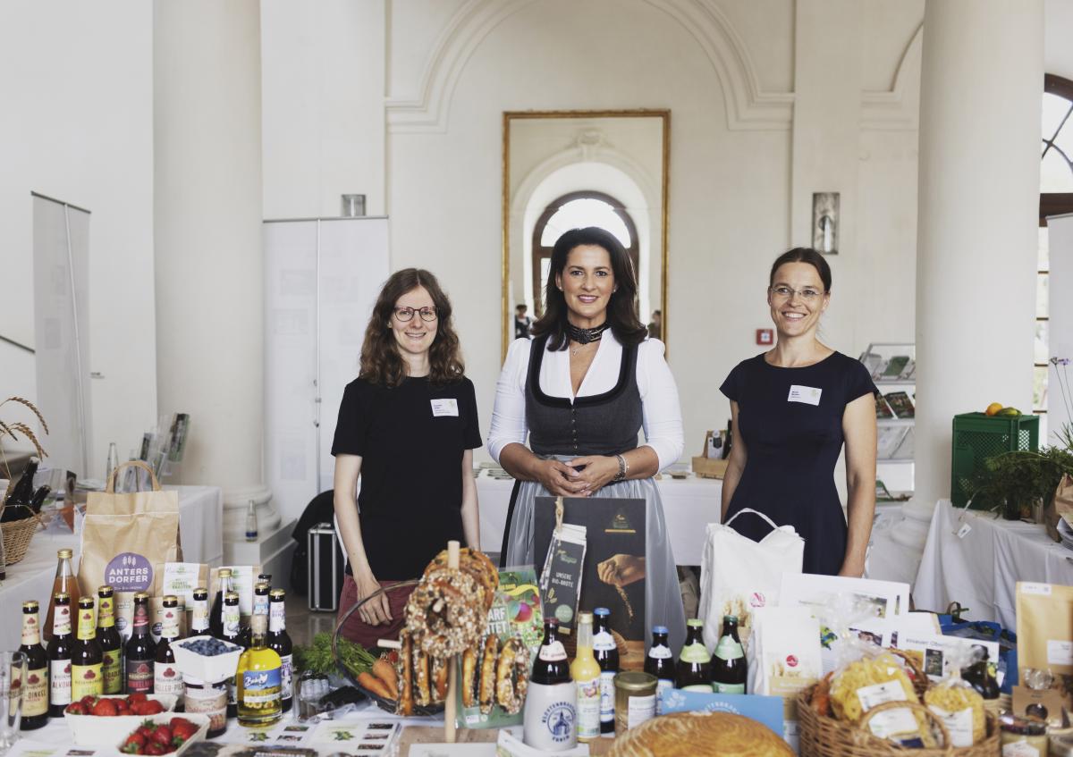 Frauen am Tisch