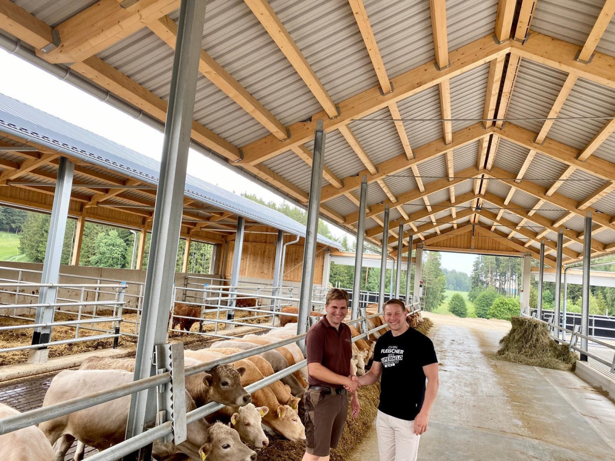 Ein Handschlag für die Ewigkeit - Metzgermeister Martin Krasser und Landwirt Rainer Schübel