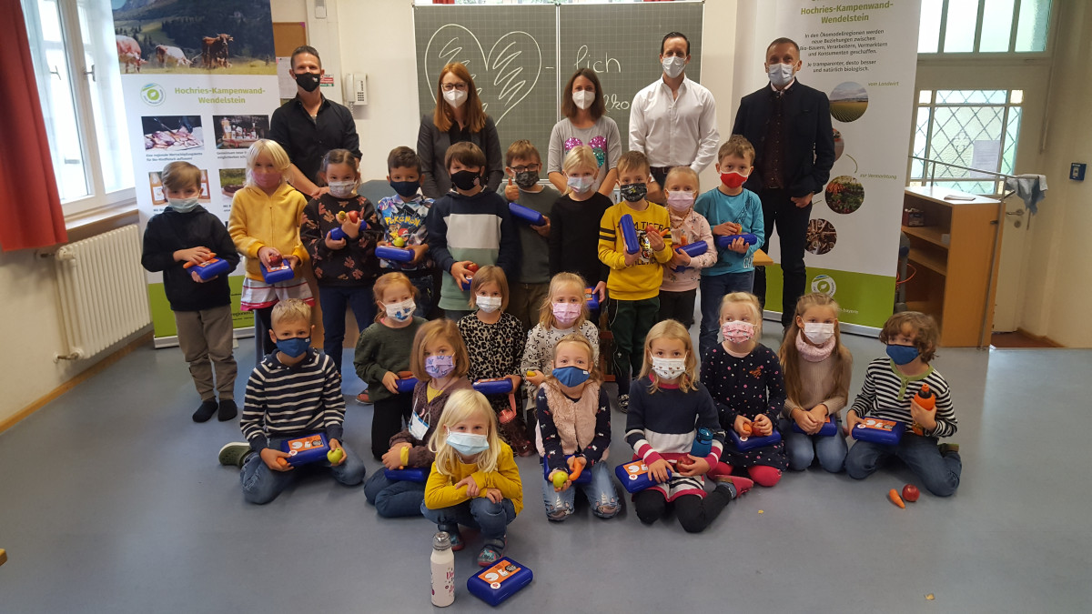 Gruppenfoto von Kindern einer Schulklasse