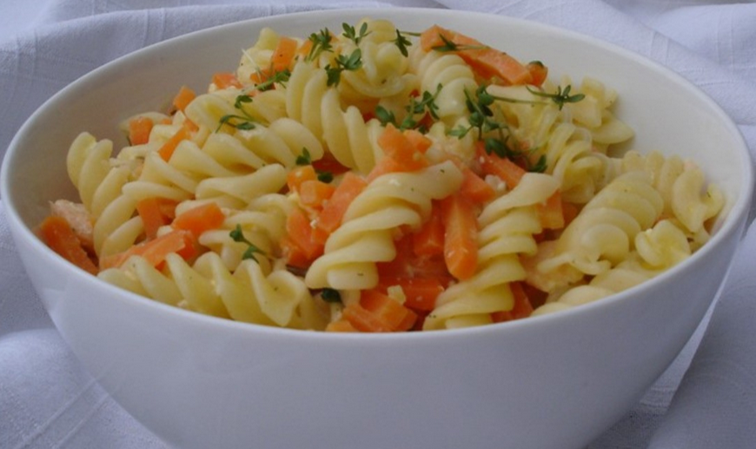Nudeln mit Karotten
