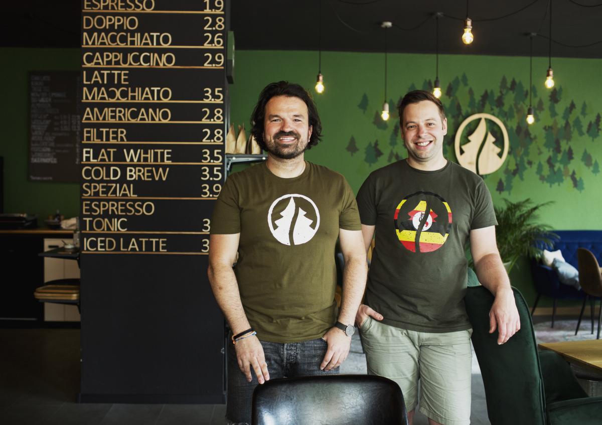 Michael und Simon in ihrem Fichtelkaffee in Wunsiedel