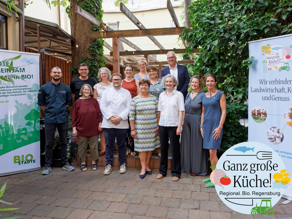 Stadt und der Landkreis Regensburg gemeinsam mit ihren Projektpartnern gastronomische Betriebe und Einrichtungen der Gemeinschaftsverpflegung a