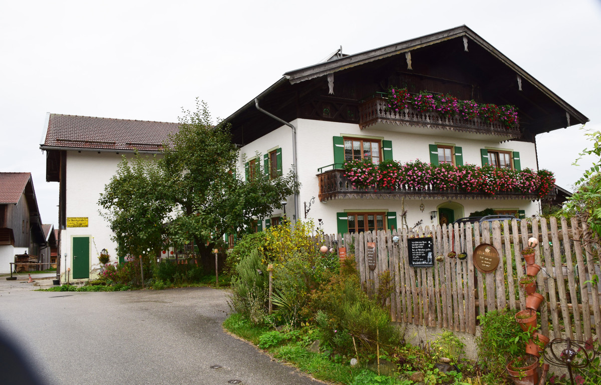 Der Wadererhof in Teisendorf ist ein Biohof und es wird auch Wert auf die bäuerliche Kultur gelegt.