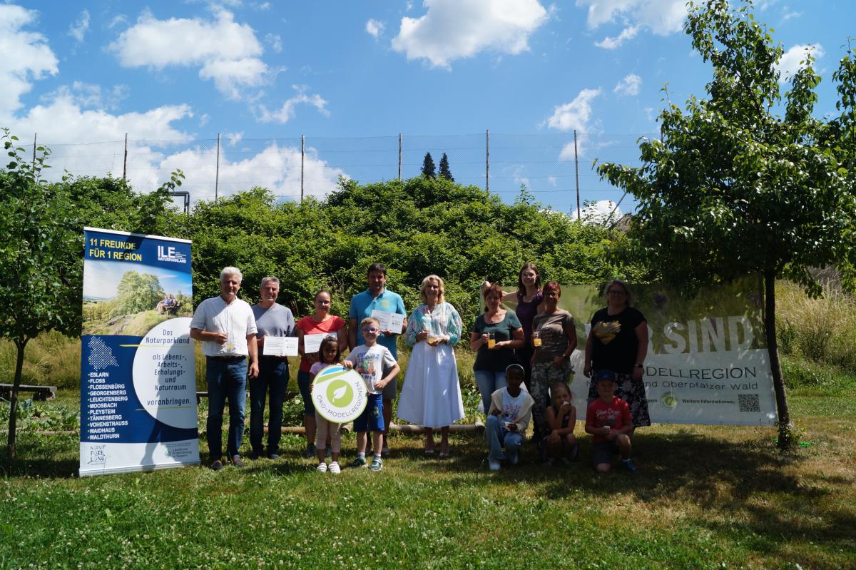 Gruppenfoto mit den Projektträgern 2024