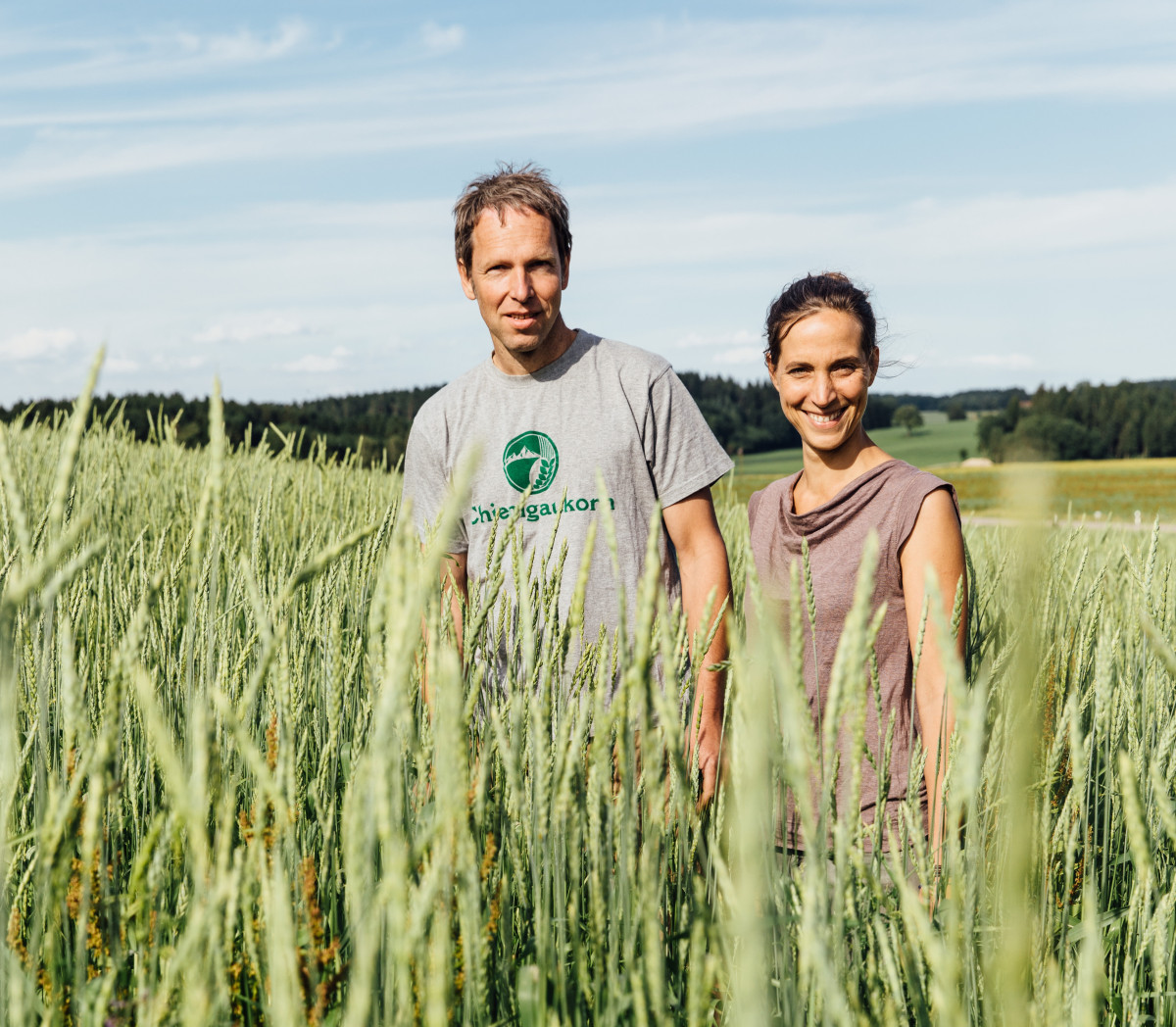 Stefan Schmutz und Julia Reimann - im Dinkelfeld