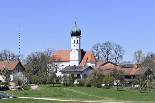 Ayinger Kirche