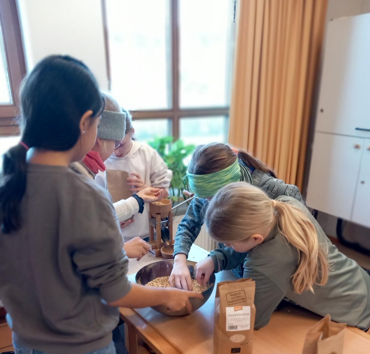 Die Kinder flockten mit ganzem Körpereinsatz.