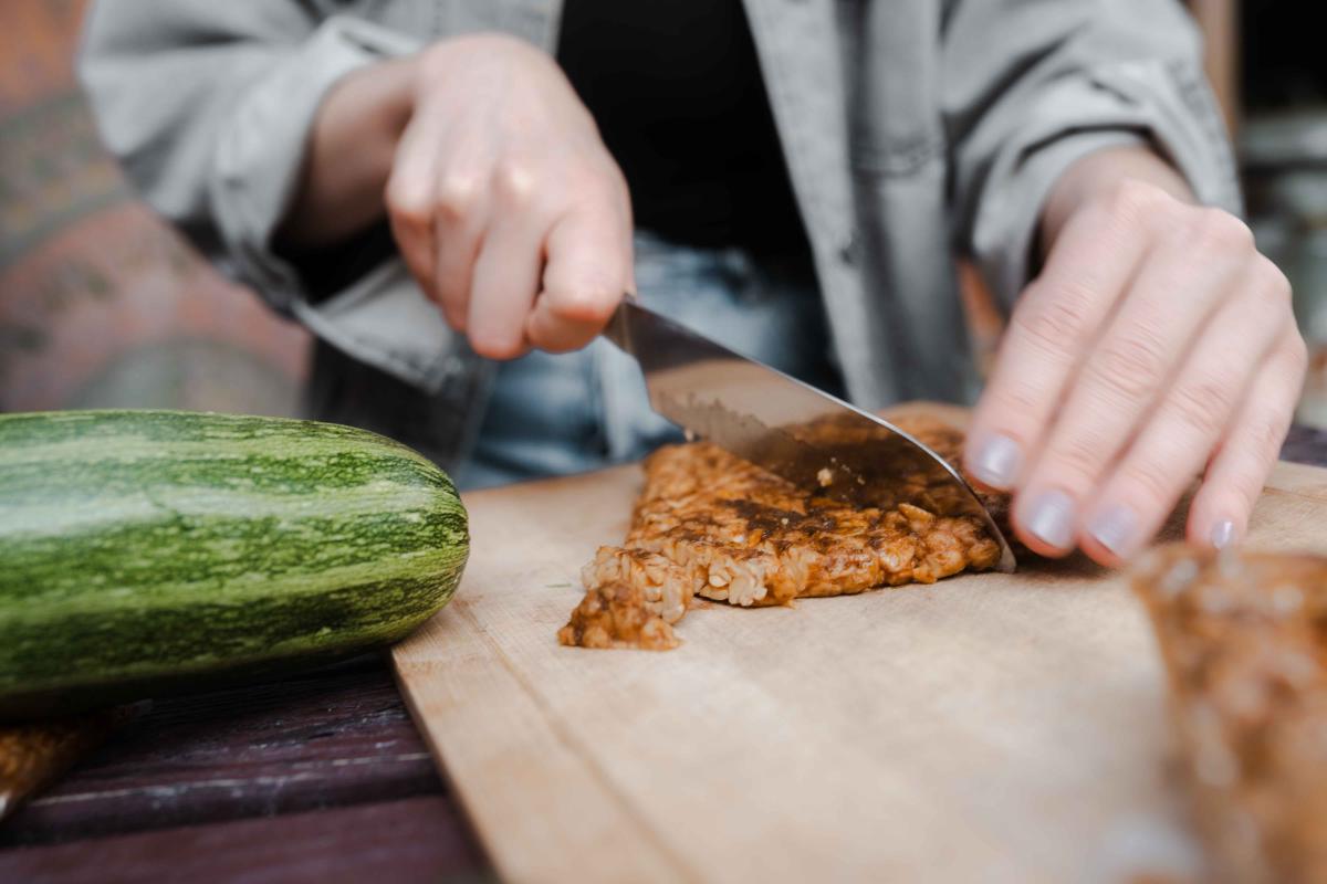 Tempeh schneiden