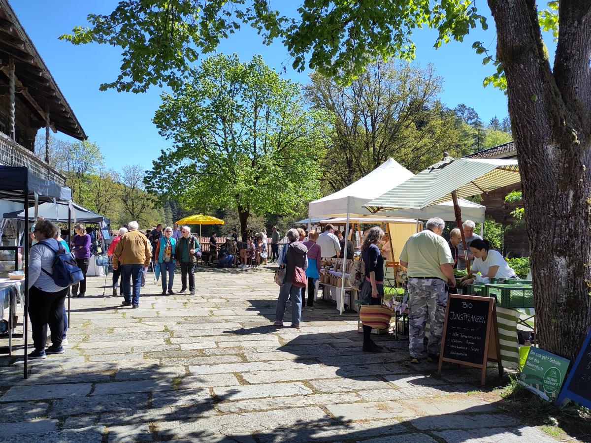 Regionalmarkt "Von uns - für uns"